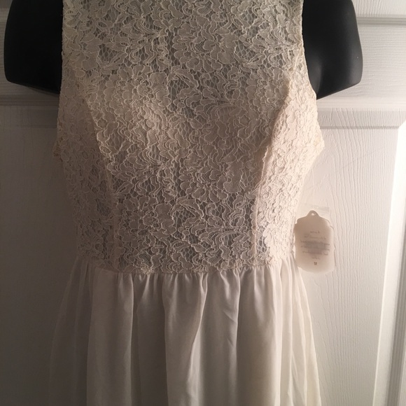 Altar’d State medium NWT - Picture 2 of 3